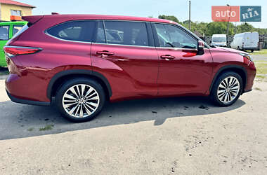Внедорожник / Кроссовер Toyota Highlander 2020 в 