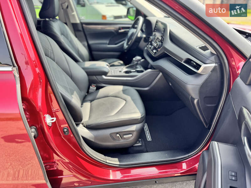 Внедорожник / Кроссовер Toyota Highlander 2020 в Ровно