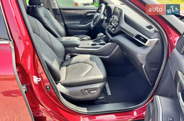 Внедорожник / Кроссовер Toyota Highlander 2020 в 