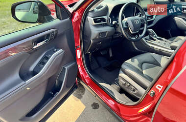 Внедорожник / Кроссовер Toyota Highlander 2020 в 