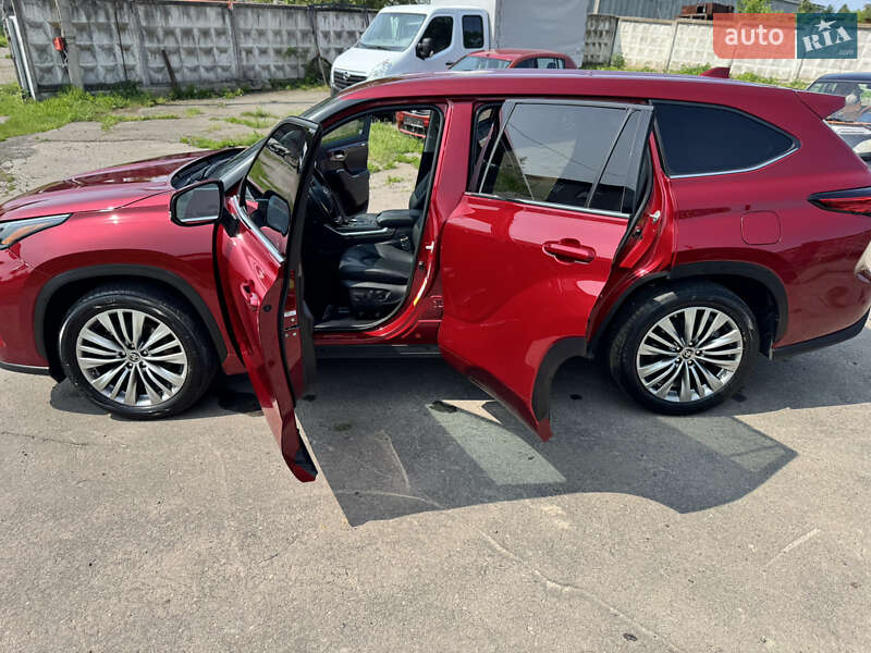 Внедорожник / Кроссовер Toyota Highlander 2020 в Ровно