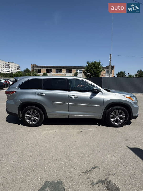 Внедорожник / Кроссовер Toyota Highlander 2014 в Каменке