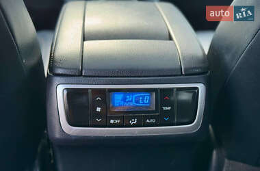 Внедорожник / Кроссовер Toyota Highlander 2014 в 