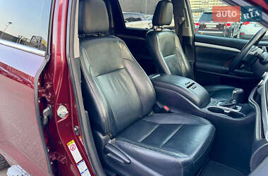 Внедорожник / Кроссовер Toyota Highlander 2014 в 