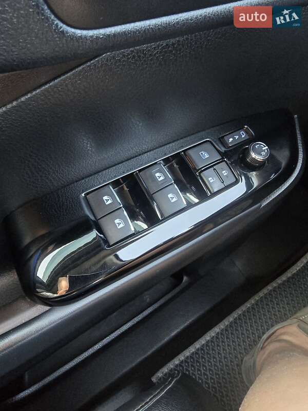 Внедорожник / Кроссовер Toyota Highlander 2014 в Одессе