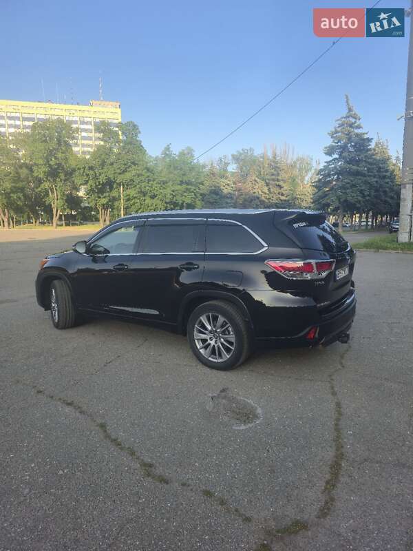 Внедорожник / Кроссовер Toyota Highlander 2014 в Одессе