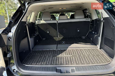 Позашляховик / Кросовер Toyota Highlander 2022 в 