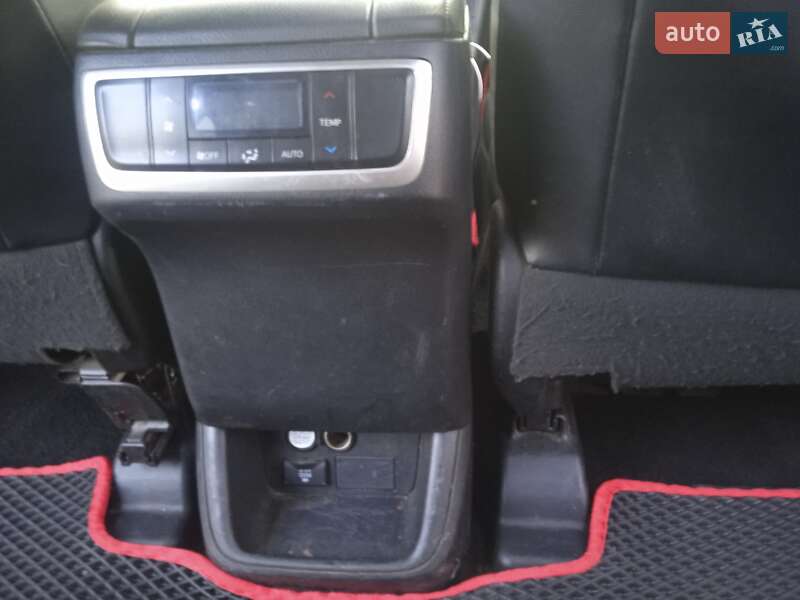 Позашляховик / Кросовер Toyota Highlander 2015 в Малині