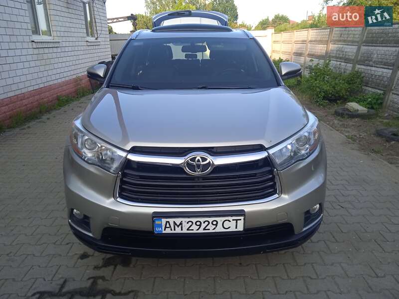 Позашляховик / Кросовер Toyota Highlander 2015 в Малині