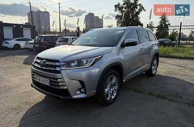 Внедорожник / Кроссовер Toyota Highlander 2018 в Киеве