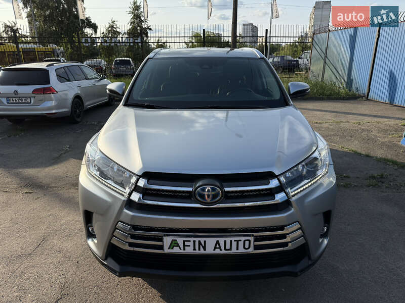 Внедорожник / Кроссовер Toyota Highlander 2018 в Киеве