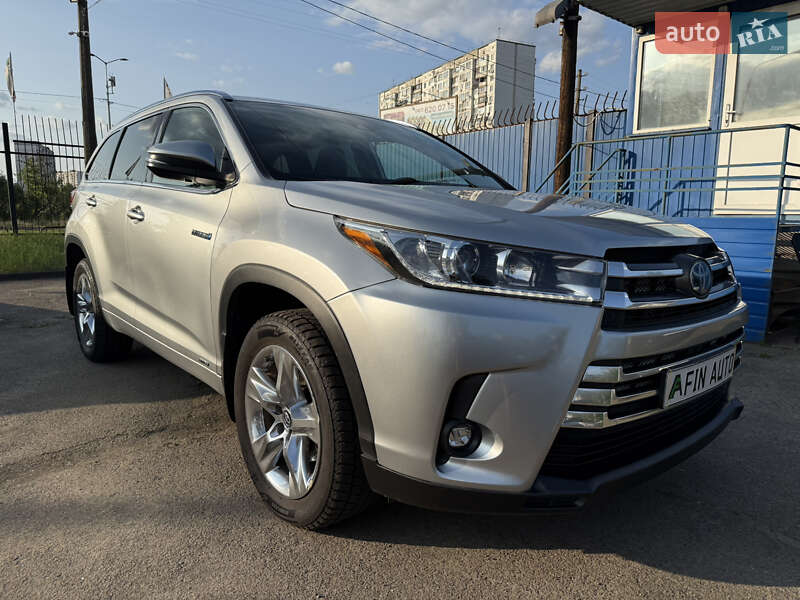 Внедорожник / Кроссовер Toyota Highlander 2018 в Киеве
