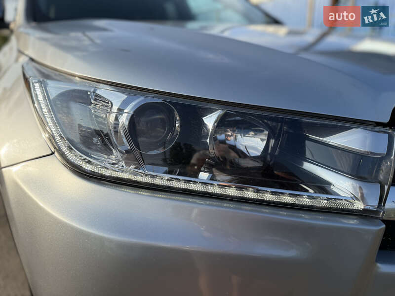 Внедорожник / Кроссовер Toyota Highlander 2018 в Киеве