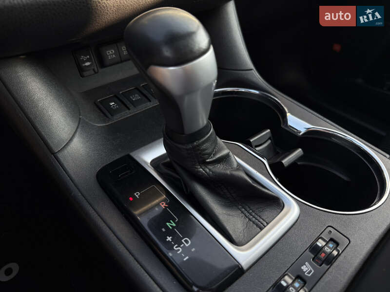 Внедорожник / Кроссовер Toyota Highlander 2018 в Киеве
