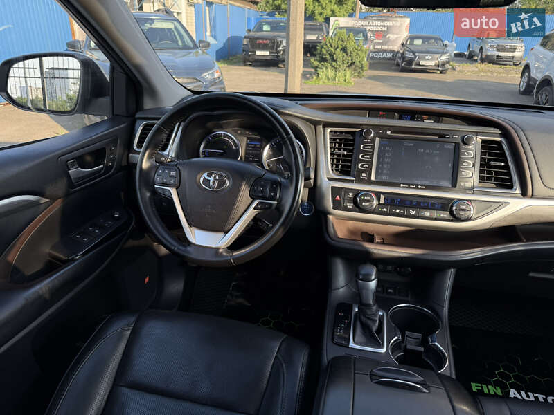 Внедорожник / Кроссовер Toyota Highlander 2018 в Киеве