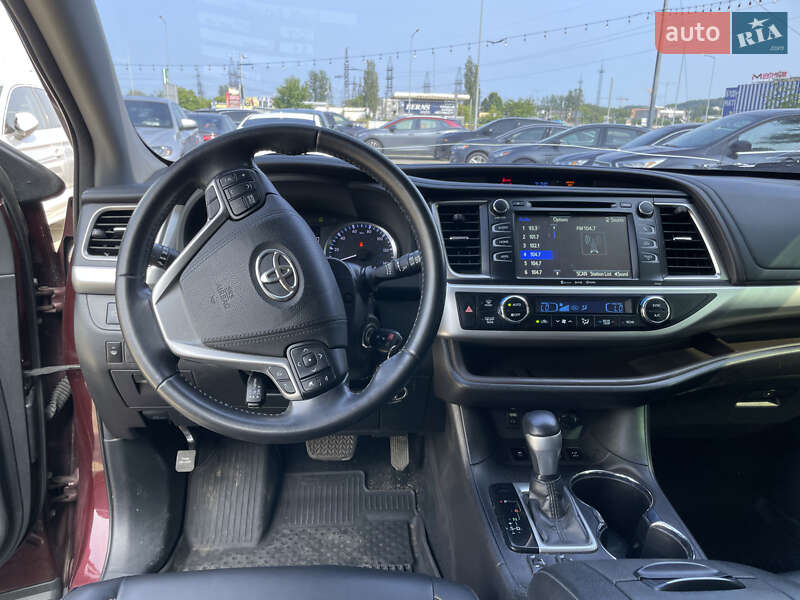 Внедорожник / Кроссовер Toyota Highlander 2018 в Львове