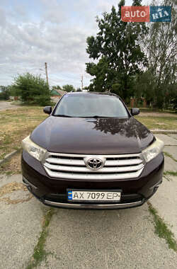 Внедорожник / Кроссовер Toyota Highlander 2013 в Харькове