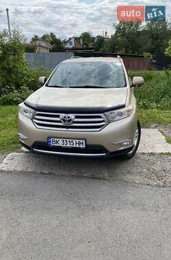 Внедорожник / Кроссовер Toyota Highlander 2012 в Ровно