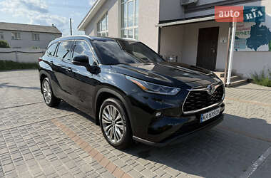 Внедорожник / Кроссовер Toyota Highlander 2022 в Киеве