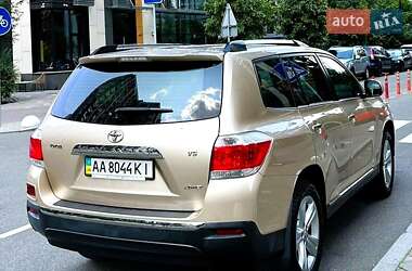 Внедорожник / Кроссовер Toyota Highlander 2010 в 