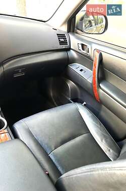 Внедорожник / Кроссовер Toyota Highlander 2010 в 