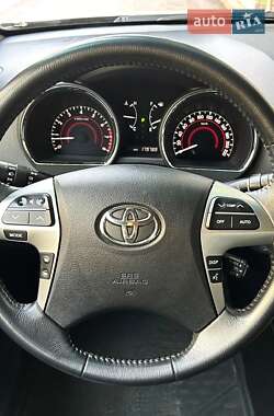 Внедорожник / Кроссовер Toyota Highlander 2010 в 