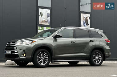 Позашляховик / Кросовер Toyota Highlander 2019 в 