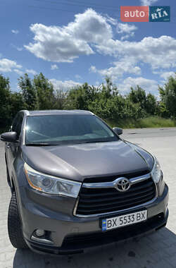 Внедорожник / Кроссовер Toyota Highlander 2016 в Красилове