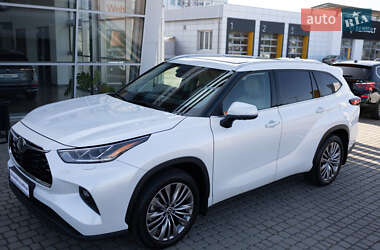 Внедорожник / Кроссовер Toyota Highlander 2022 в 