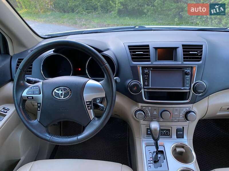 Позашляховик / Кросовер Toyota Highlander 2013 в Вінниці