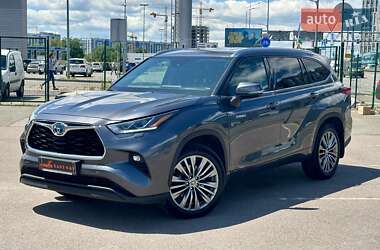 Внедорожник / Кроссовер Toyota Highlander 2021 в Киеве