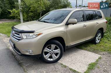 Внедорожник / Кроссовер Toyota Highlander 2012 в 