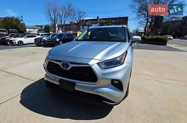 Toyota Highlander 2021