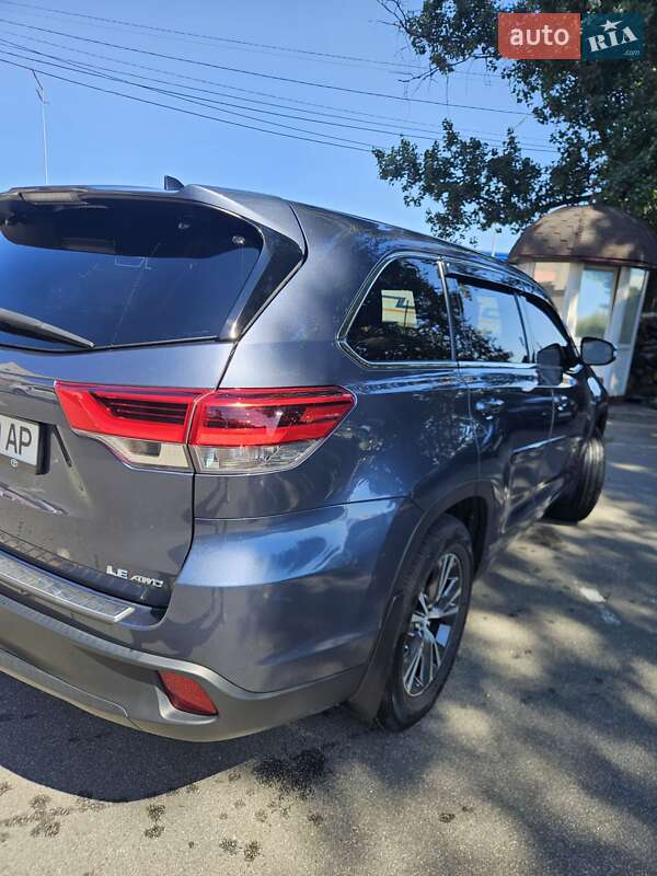 Позашляховик / Кросовер Toyota Highlander 2017 в Києві