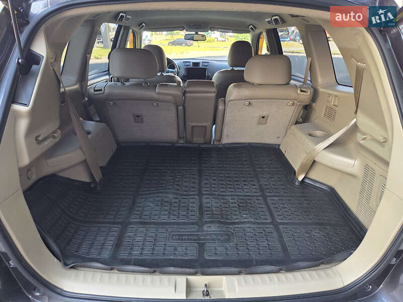 Позашляховик / Кросовер Toyota Highlander 2012 в Вишгороді