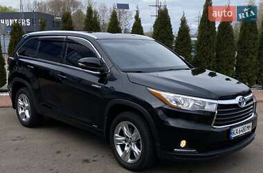 Внедорожник / Кроссовер Toyota Highlander 2016 в Киеве