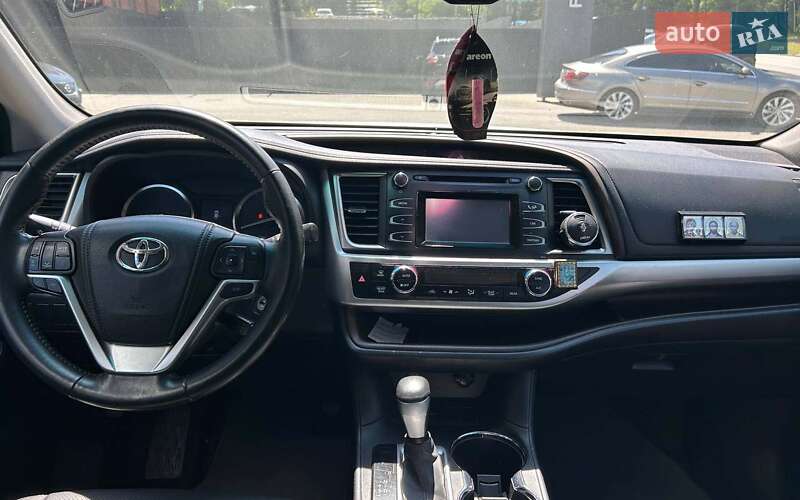 Внедорожник / Кроссовер Toyota Highlander 2015 в Черновцах