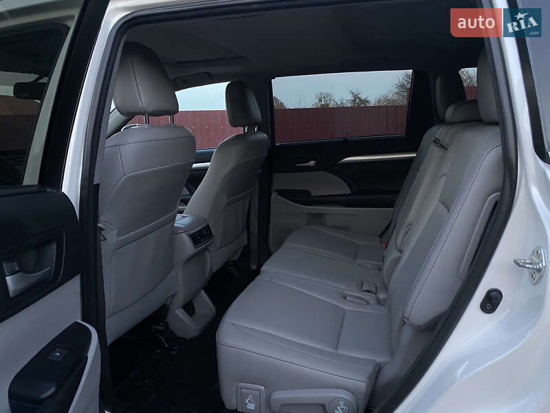 Позашляховик / Кросовер Toyota Highlander 2016 в Хмельницькому