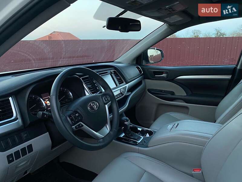 Позашляховик / Кросовер Toyota Highlander 2016 в Хмельницькому