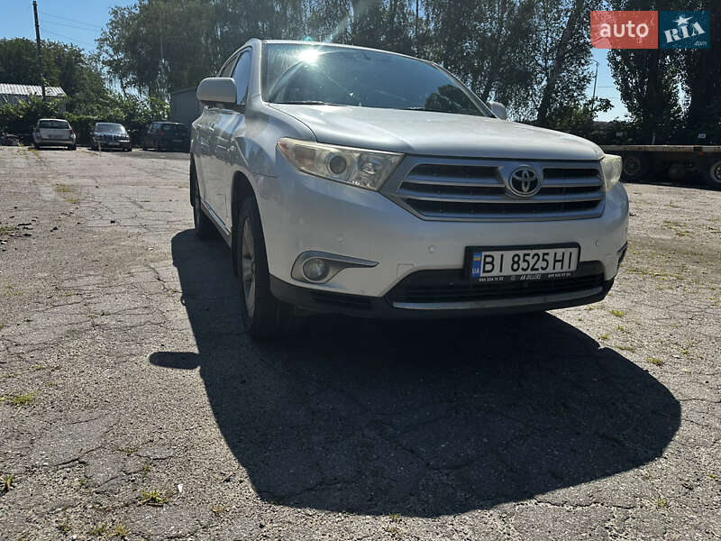 Позашляховик / Кросовер Toyota Highlander 2011 в Полтаві