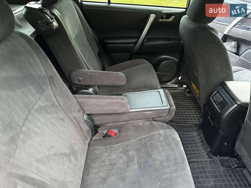 Позашляховик / Кросовер Toyota Highlander 2011 в Полтаві