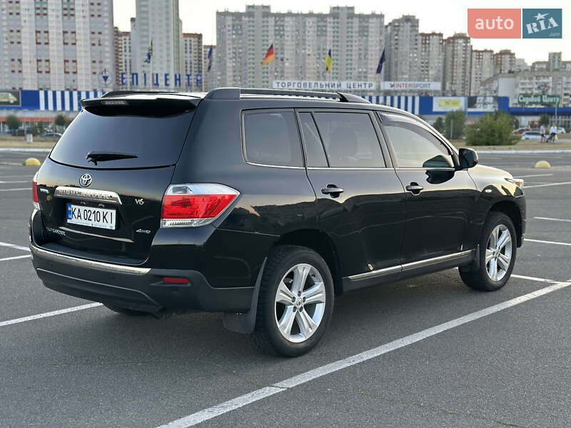 Позашляховик / Кросовер Toyota Highlander 2011 в Києві