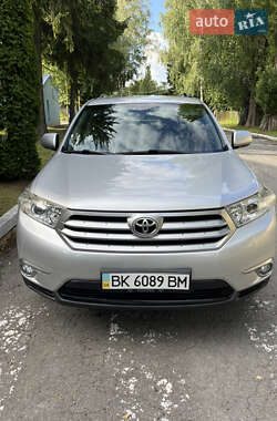Внедорожник / Кроссовер Toyota Highlander 2013 в 