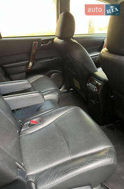 Внедорожник / Кроссовер Toyota Highlander 2013 в 
