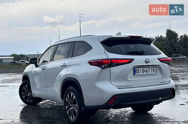 Позашляховик / Кросовер Toyota Highlander 2023 в 