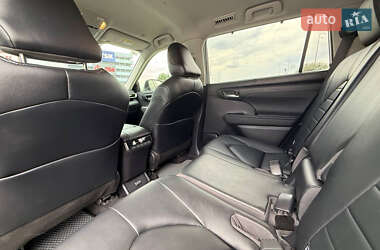 Позашляховик / Кросовер Toyota Highlander 2023 в 