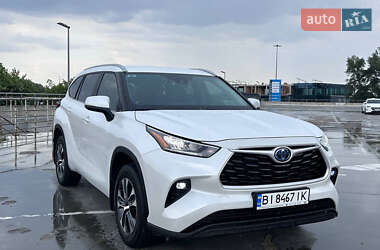 Позашляховик / Кросовер Toyota Highlander 2023 в 