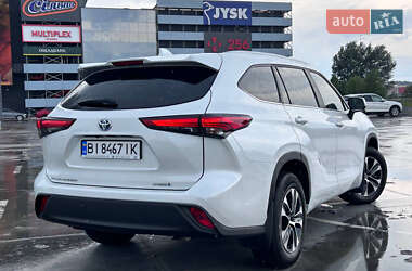 Позашляховик / Кросовер Toyota Highlander 2023 в 
