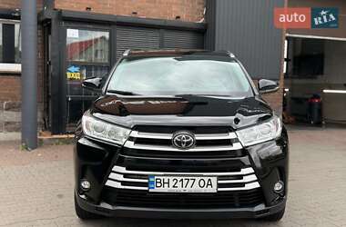 Внедорожник / Кроссовер Toyota Highlander 2018 в Бершади