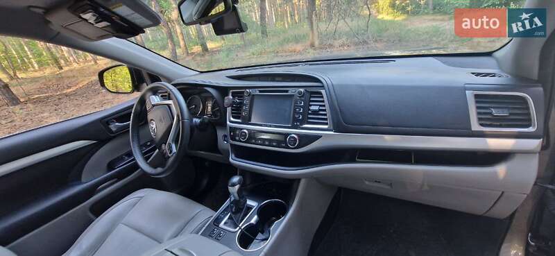 Внедорожник / Кроссовер Toyota Highlander 2016 в Броварах